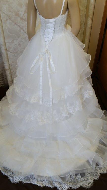 dress with tiered lace edging