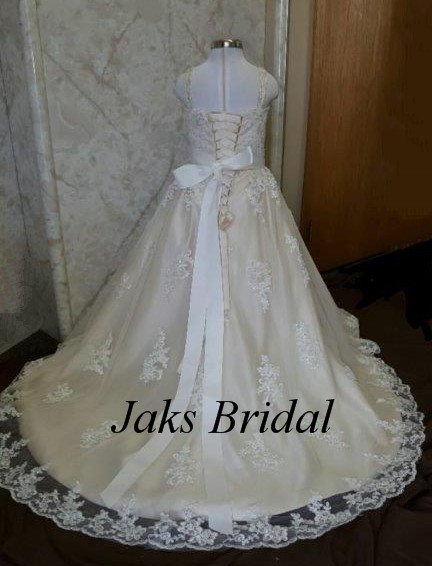 Lace flower girl wedding dresses
