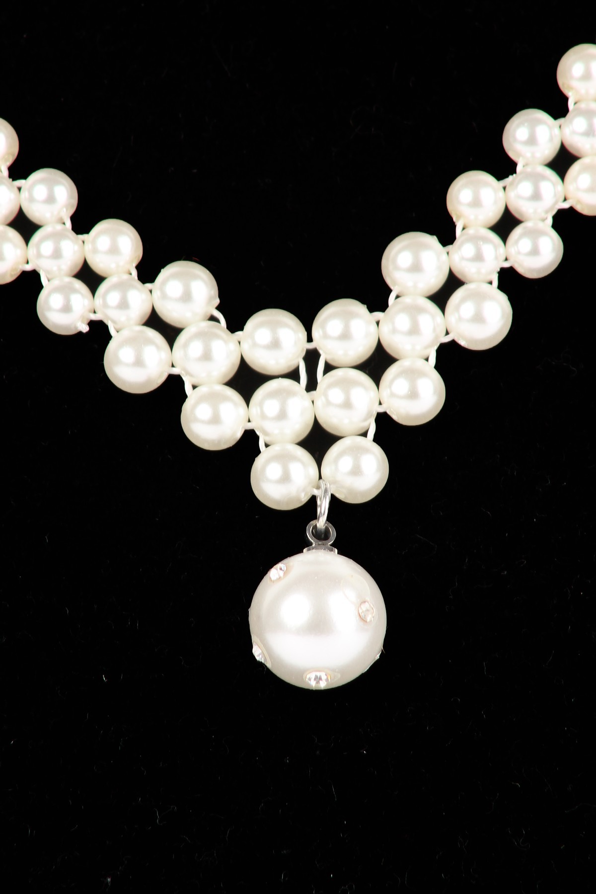 girls pearl necklaces