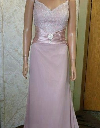 dusty rose mothers gown