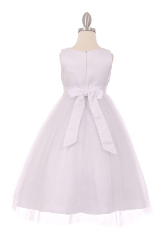 white sleeveless tulle dress