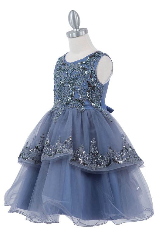 Girls sequin lace dress. Blue sleeveless sequin lace dress decorated with sequin flowers.